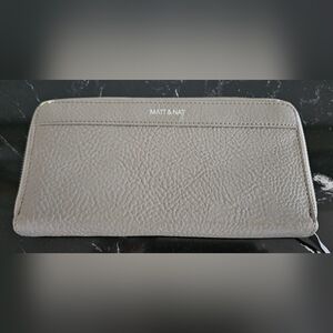 🔥SALE - Matt & Nat Gray Wallet
